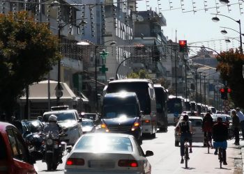 Πήραν τους …δρόμους (και) τα τουριστικά λεωφορεία στα Τρίκαλα