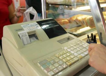 Παράταση στην προθεσμία προσαρμογής των ταμειακών μηχανών