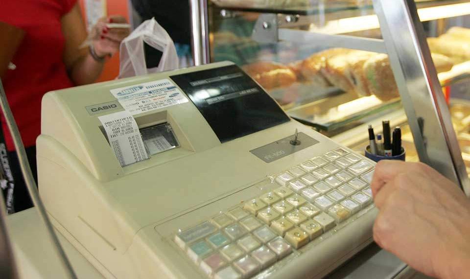 Παράταση στην προθεσμία προσαρμογής των ταμειακών μηχανών