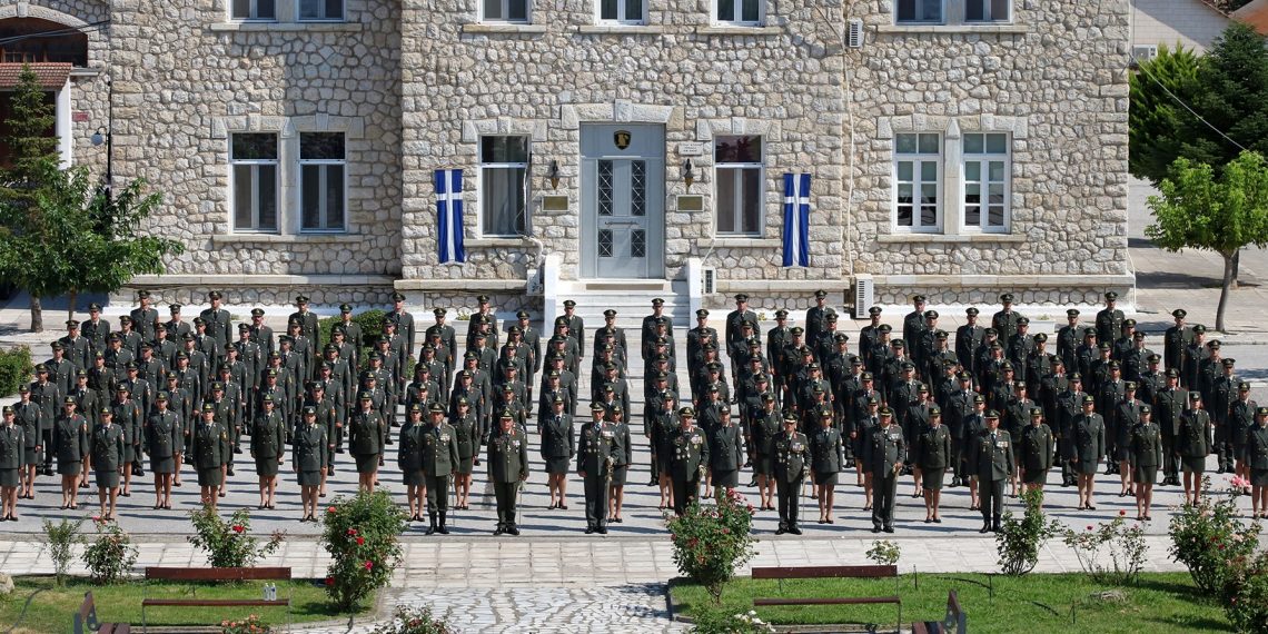 Ορκωμοσία στα Τρίκαλα για 150 μόνιμους Λοχίες
