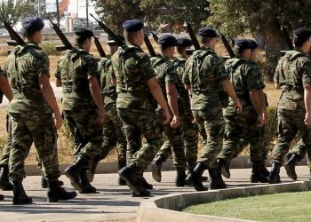 Σε αεροδρόμια και λιμάνια ο …στρατός για τα test κορωνοϊού