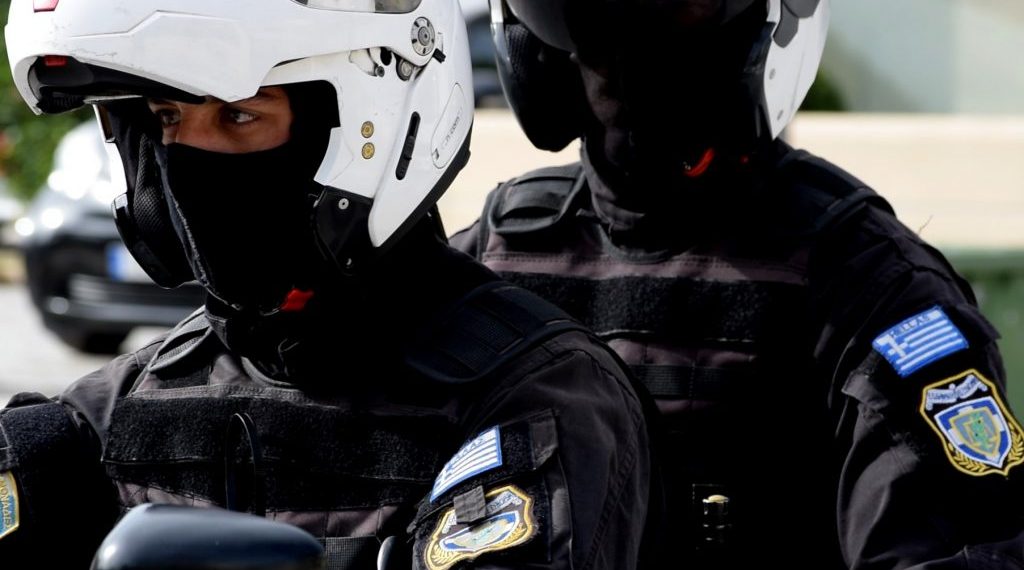 Χειροπέδες στα Τρίκαλα λόγω «ερυθρά αγγελίας» της Interpol Αλβανίας