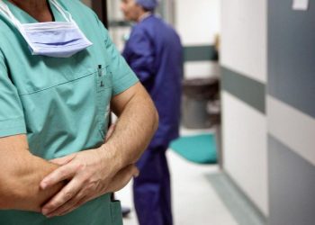 Δεν φτάνει το … χειροκρότημα θέλουν και λεφτά;