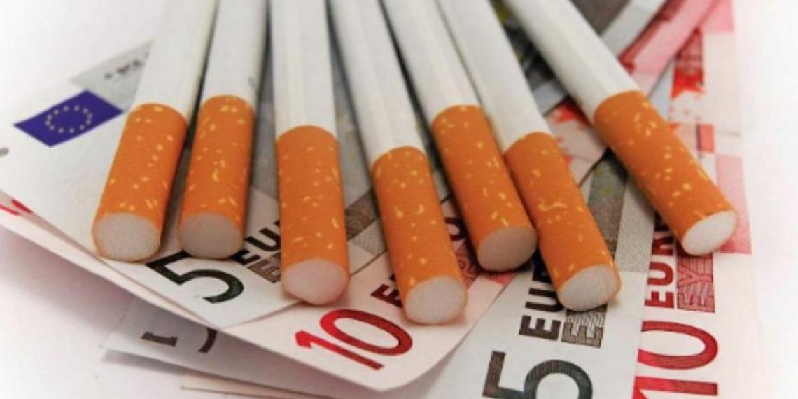 Χειροπέδες για διαφυγόντες δασμούς