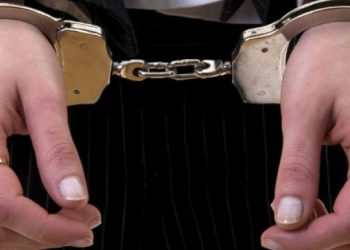 Χειροπέδες στα Τρίκαλα για …καλλυντικά