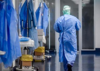 Στους 153 οι διασωληνωμένοι στις ΜΕΘ ασθενείς με «κορωνοϊό»