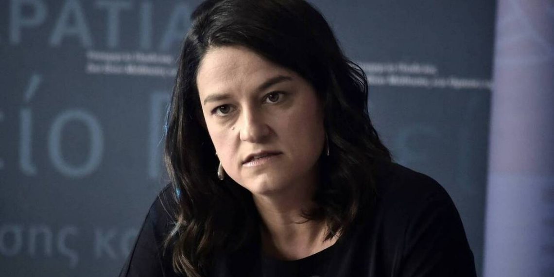 Μείζον πολιτικό ζήτημα η αποδοκιμασία της Κεραμέως από τους Εκπαιδευτικούς