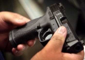 Νεκρή 41χρονη από το υπηρεσιακό όπλο του Αστυνομικού συζύγου της