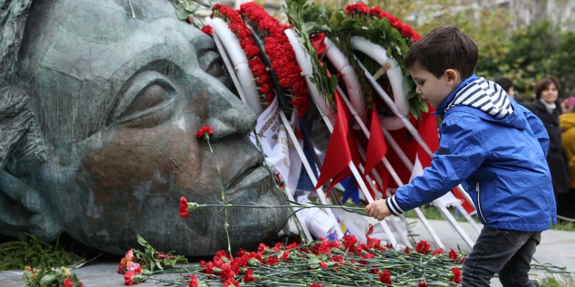 Το «Πολυτεχνείο» δεν έγινε με «άδεια», η  Ιστορία γράφεται με ανυπακοή, εξεγέρσεις και επαναστάσεις