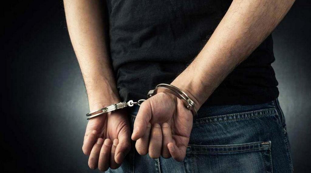 Μετά την κάρτα ανάληψης χρημάτων έκλεψε και κινητό τηλέφωνο