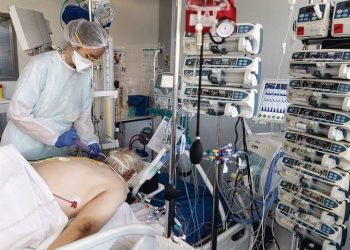 Μείωση ασθενών στις ΜΕΘ και πτώση κρουσμάτων