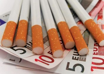 Φουμάριζε χωρίς να πληρώνει φόρους