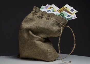 Ανοίγει το …πουγκί ο Δήμος Ρόδου και στηρίζει με μετρητά δημότες του