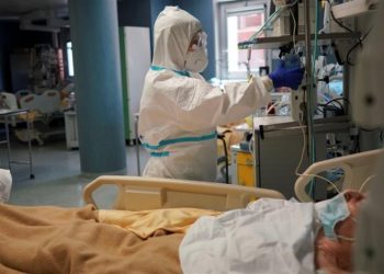 Στους 612 οι διασωληνωμένοι ασθενείς με «κορωνοϊό» στις ΜΕΘ