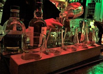 Η αποθήκη έγινε …bar σε συνθήκες «κορωνοϊού»