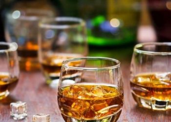 Έφοδος Αστυνομικών σε …πάρτι Συλλόγου και συλλήψεις λόγω «κορωνοϊού»