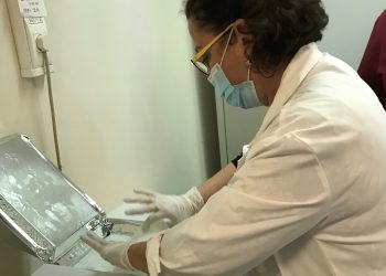 Έφτασαν στο Νοσοκομείο Τρικάλων τα εμβόλια κατά του covid-19