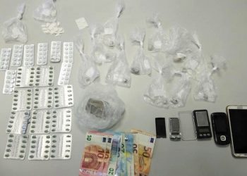 Συλλήψεις για εμπορία ηρωίνης και ναρκωτικών χαπιών