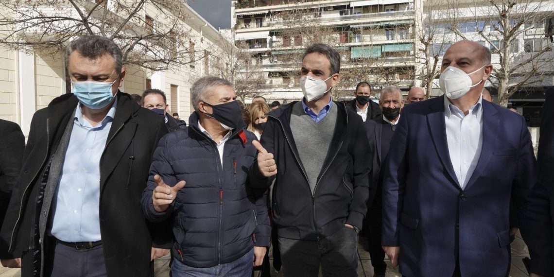 Πάντα μακριά από την πραγματικότητα και πάντα μακριά από τις ανάγκες του λαού