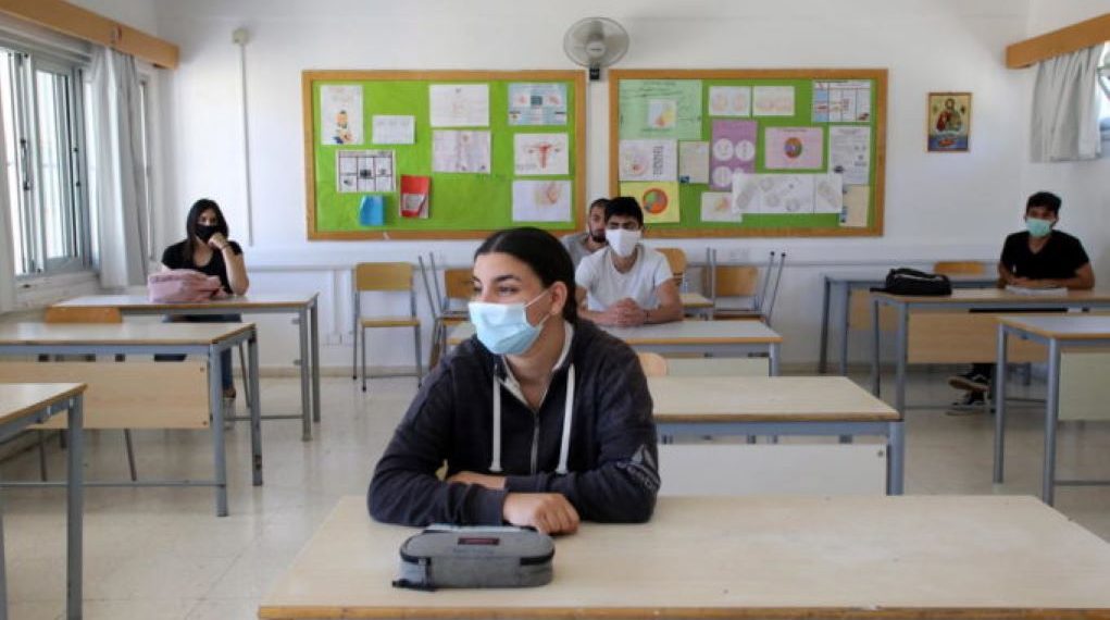 Παραμένουν τα περιοριστικά μέτρα και ανοίγουν τα Σχολεία Β/Βάθμιας Εκπαίδευσης