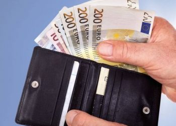 Στοίχισε 665 ευρώ η …αγκαλιά