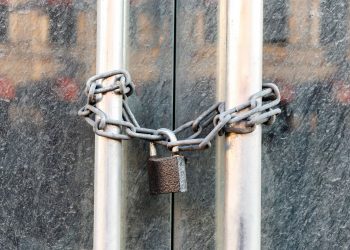 «Λουκέτο» μέχρι 28 Φεβρουαρίου σε καταστήματα και σχολεία (πλην ειδικής αγωγής) στην Αττική
