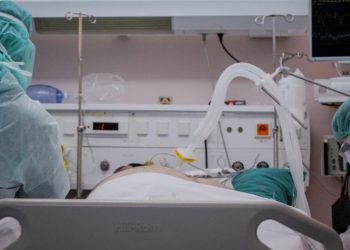 Στους 301 οι διασωληνωμένοι ασθενείς στις ΜΕΘ λόγω covid-19