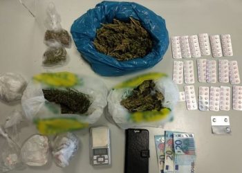 Χειροπέδες σε έμπορο ναρκωτικών