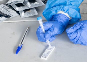 Για επανέλεγχο 5 άτομα