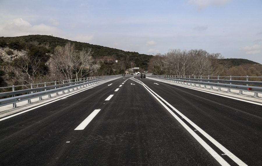 Στην …κυκλοφορία η ανακαινισμένη γέφυρα Πηνειού στα Τέμπη