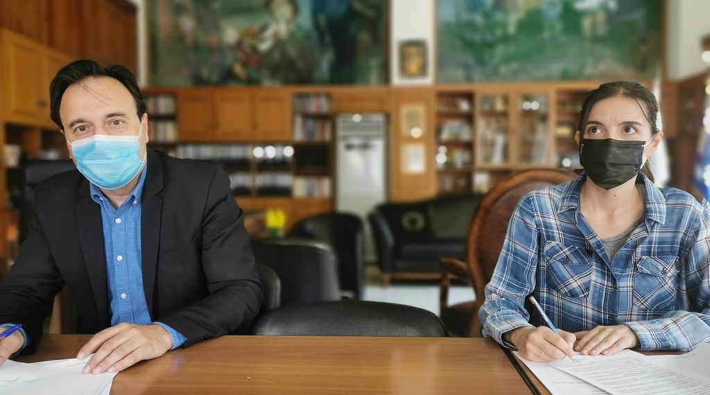 «Έπεσαν» οι υπογραφές