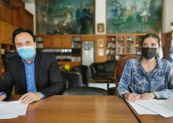 «Έπεσαν» οι υπογραφές