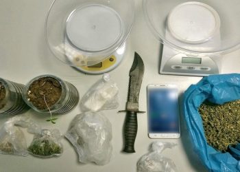 Έφοδος Αστυνομικών και …χειροπέδες