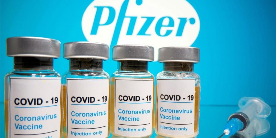 Με την 2η δόση του εμβολίου της «Pfizer»