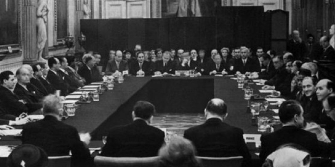 Όταν η Ελλάδα «έβαζε πλάτη» για να «αναστηθεί» οικονομικά η Γερμανία