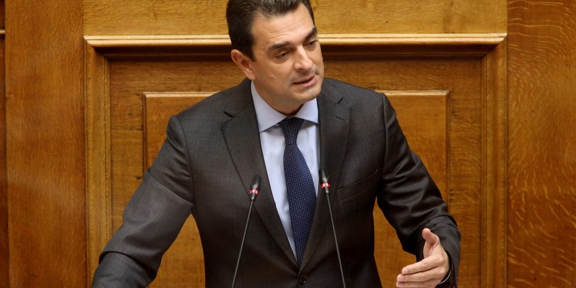 Κώστας Σκρέκας: Τα 6 μαργαριτάρια του ΣΥΡΙΖΑ – Αντιπαράθεση με Τσίπρα στην Βουλή