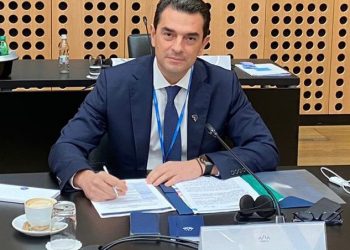 Πρωτοβουλία Σκρέκα και Σταϊκούρα για την αντιμετώπιση των αυξήσεων στην αγορά ενέργειας