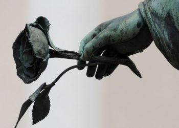«Έφυγε» χωρίς να μάθει ότι είχε «φύγει» και ο γιος της