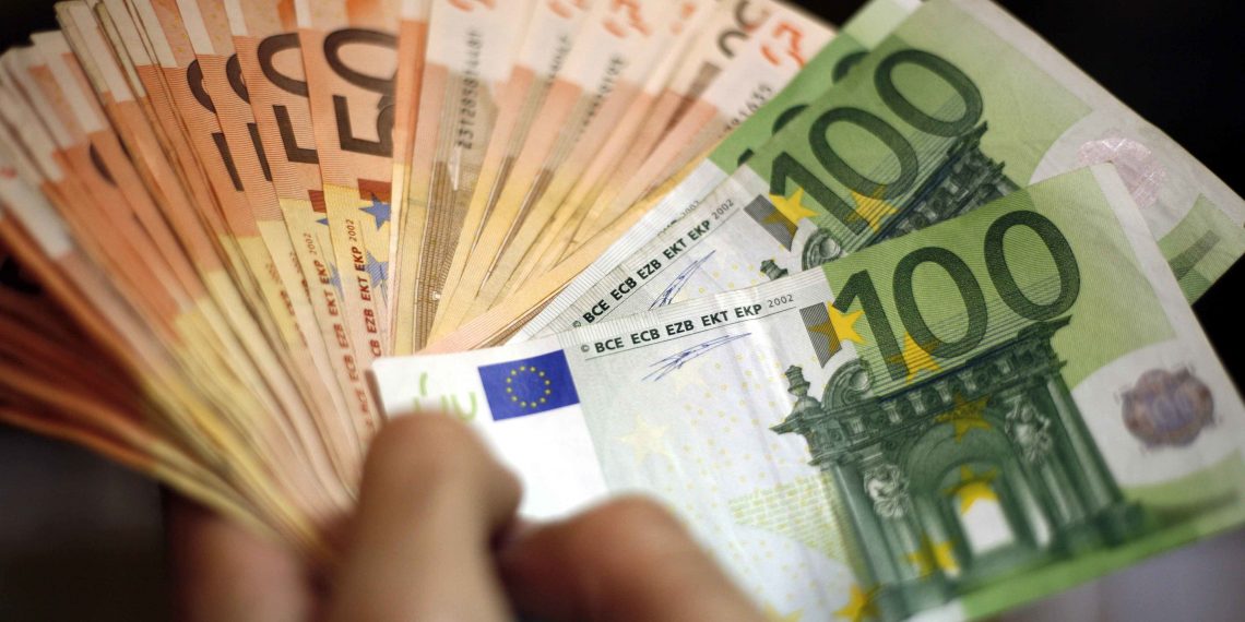 «Μαϊμού» Δημοτικοί Υπάλληλοι άρπαξαν 2.630 ευρώ