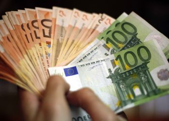 «Μαϊμού» Δημοτικοί Υπάλληλοι άρπαξαν 2.630 ευρώ
