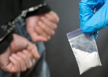 Με κοκαΐνη και σουγιά