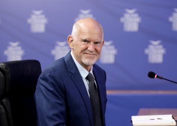 «Ανακατεύει την τράπουλα» και στα Τρίκαλα