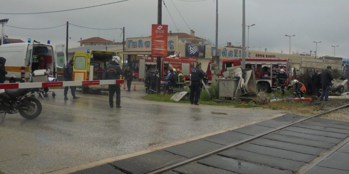 Και όμως ανασύρθηκε ζωντανός σε τροχαίο στα Τρίκαλα