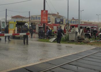 Και όμως ανασύρθηκε ζωντανός σε τροχαίο στα Τρίκαλα