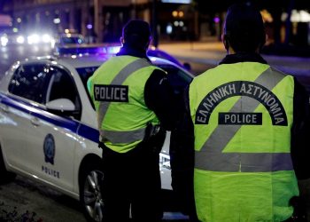 Χειροπέδες, «λουκέτα» σε  καταστήματα και βεβαίωση 190 παραβάσεων στην Θεσσαλία λόγω covid-19