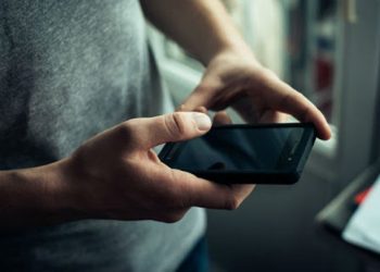 Καταδίωξη μετά την αρπαγή κινητού τηλεφώνου