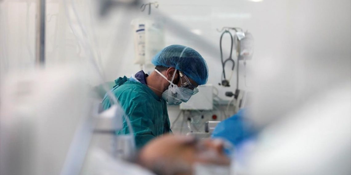 Στους 530 οι διασωληνωμένοι λόγω covid-19