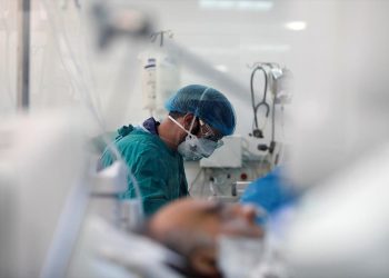 Στους 530 οι διασωληνωμένοι λόγω covid-19