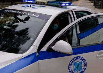 Έφοδος Αστυνομικών σε οικία και χειροπέδες στον ένοικο