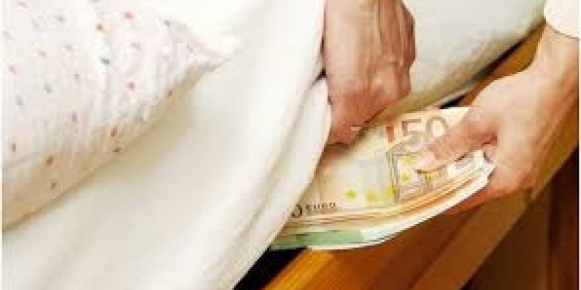 Πίστεψε ότι κινδύνευε η οικία από πυρκαγιά και έχασε το …κομπόδεμα της